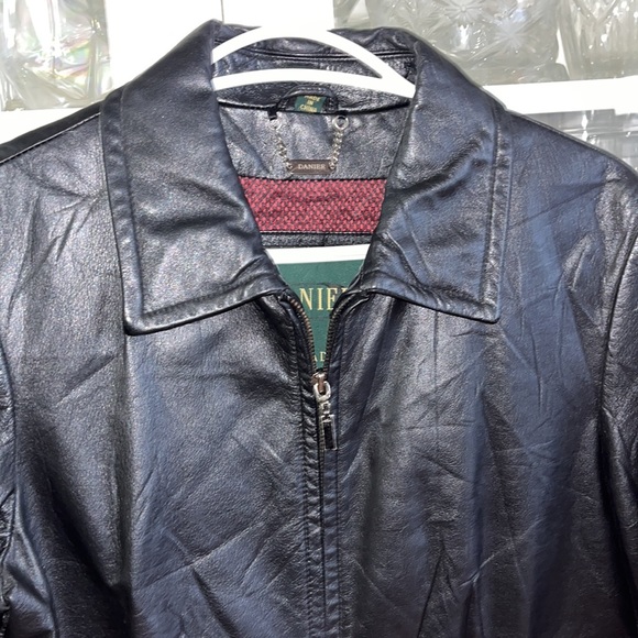 Danier leather Jacket - Picture 2 of 7